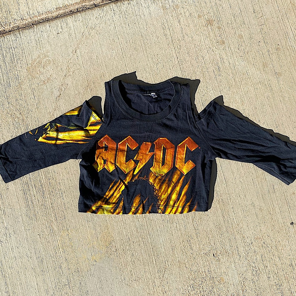 AC / DC Custom Crop Top 🖤⚡️ - Picture 2 of 3